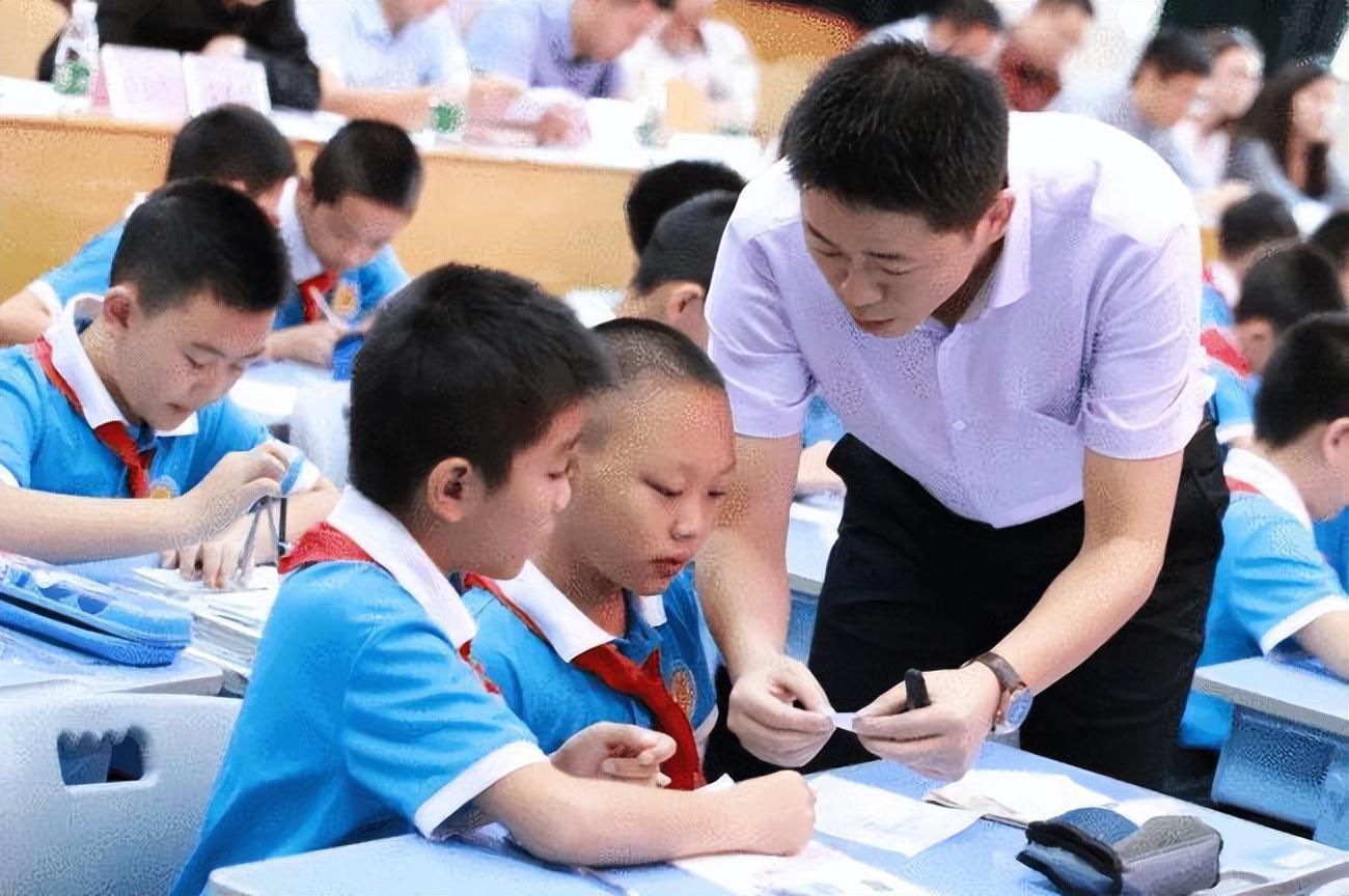 护理招聘有年龄限制吗_护理专业的教师招聘受限制吗_护理专职教师招聘