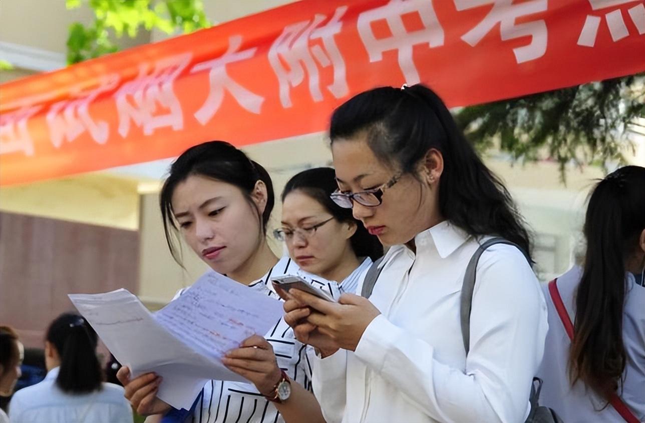 护理招聘有年龄限制吗_护理专业的教师招聘受限制吗_护理专职教师招聘