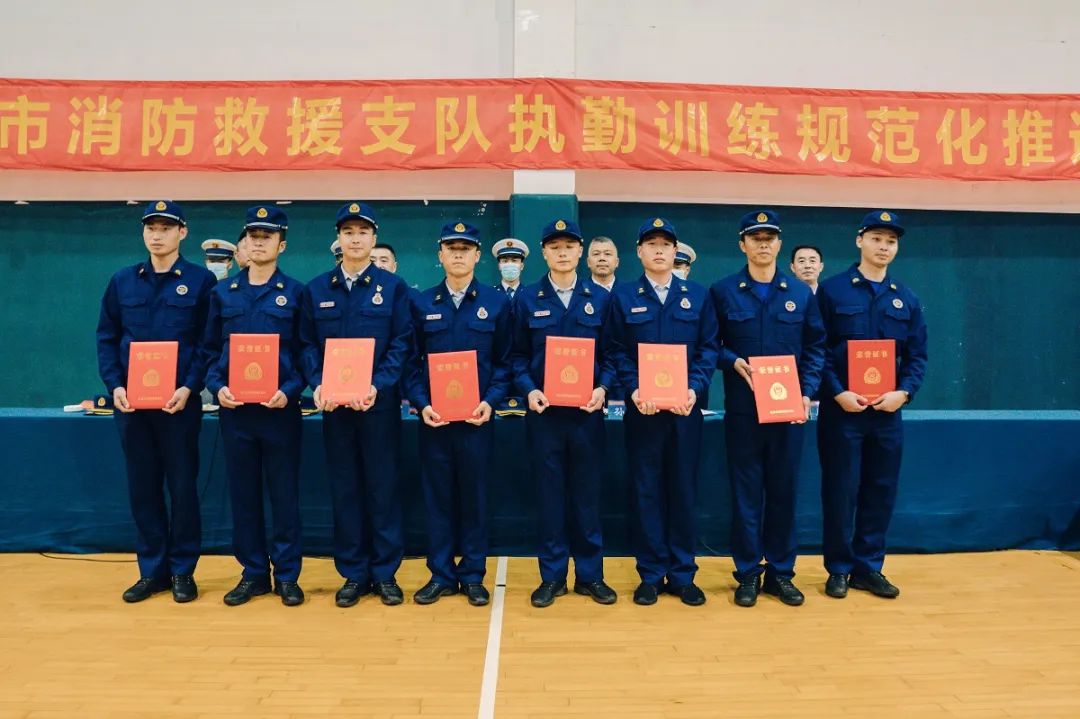 消防队的训练_队消防训练的期待_消防队伍训练