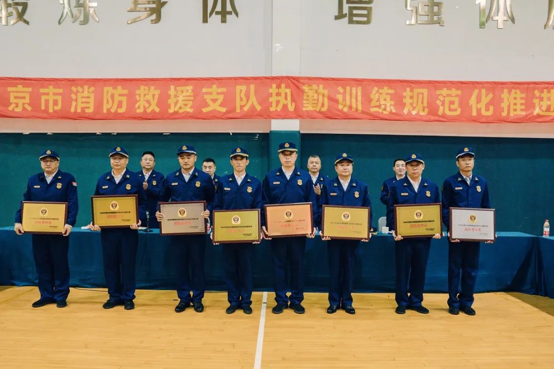 消防队的训练_队消防训练的期待_消防队伍训练
