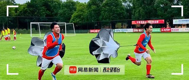 恒大足球学校教师待遇_恒大招聘足球学校教师_恒大足球学校教师招聘