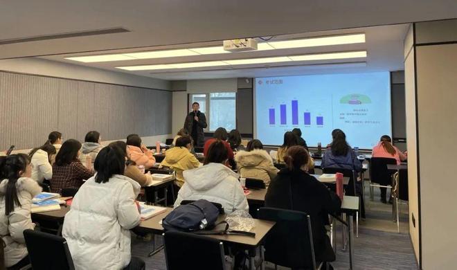 东湖高新教师招聘_高新招聘东湖教师公告_高新招聘东湖教师公示