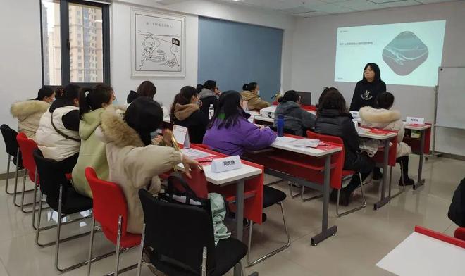 东湖高新教师招聘_高新招聘东湖教师公示_高新招聘东湖教师公告