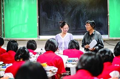 关于教师职业幸福感的文章_教师职业幸福议论文_教师职业幸福感论文