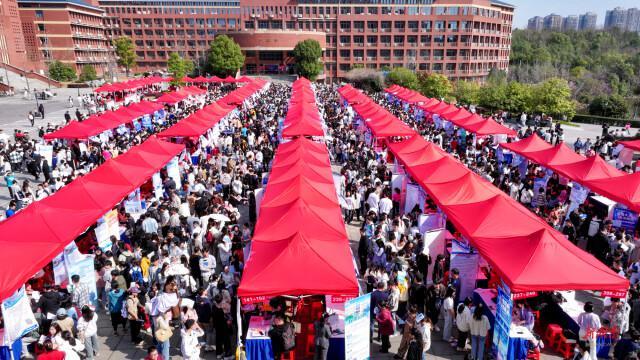 醴陵教师招聘2020第一批_2024年醴陵教师招聘_醴陵教师招聘网