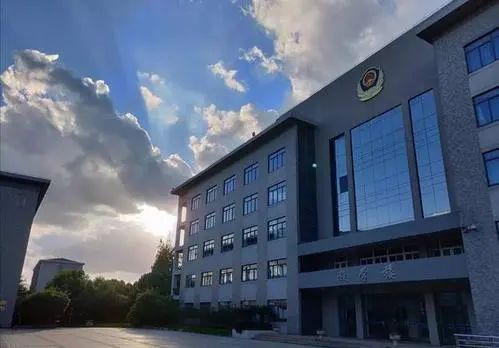 2020年上海法院警察招考_上海市法院系统司法警察学员招考_上海司法警察招录
