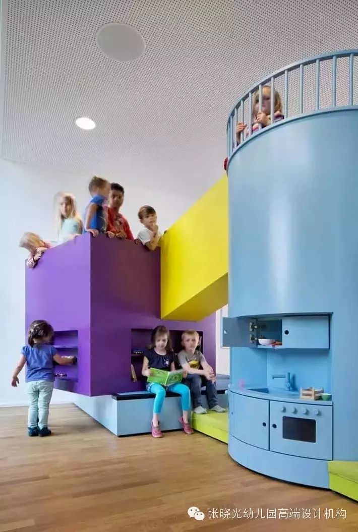 幼儿园楼梯间扶手高度_幼儿园消防楼梯扶手高度_幼儿园楼梯扶手高度