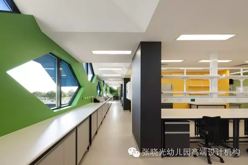 幼儿园楼梯间扶手高度_幼儿园消防楼梯扶手高度_幼儿园楼梯扶手高度