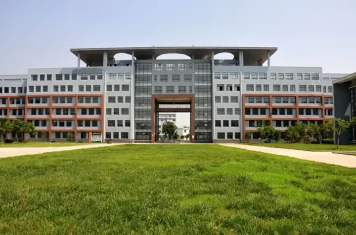 安徽学院招聘_安徽职业技术学院在建教师公寓地址_安徽学院改名