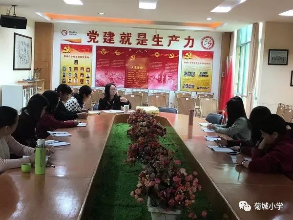 英语小学故事教育教师评语_小学英语教师教育故事_英语小学故事教育教师研修总结