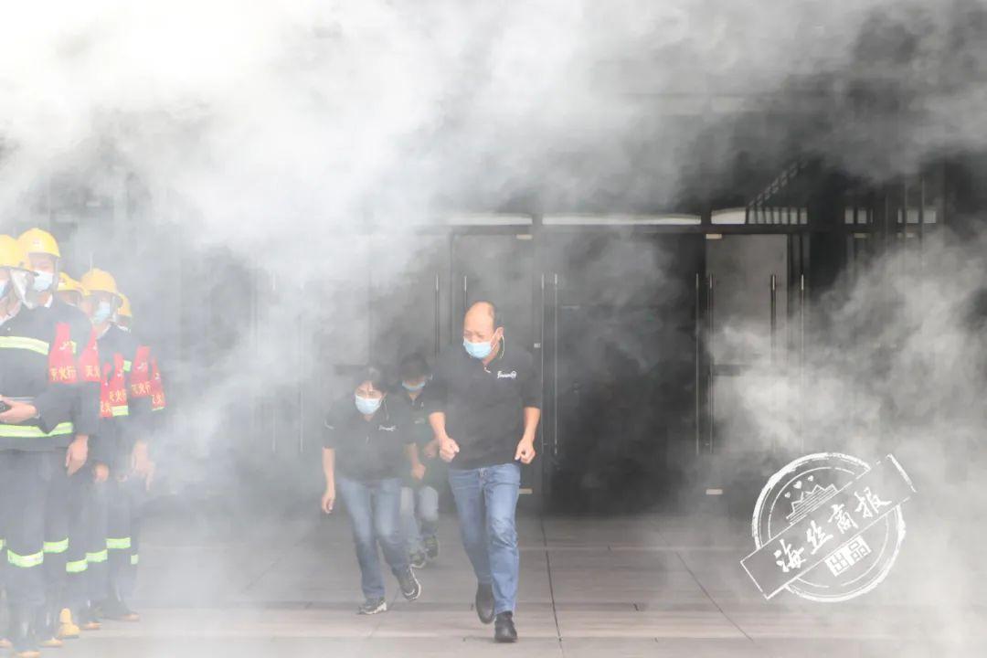 消防云梯最高到多少层_消防云梯_消防云梯车最高能到几楼