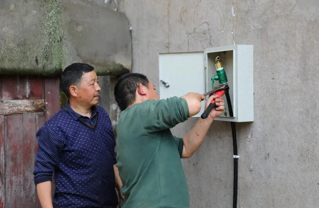 轻便消防水龙图片真空破坏器_轻便消防水龙现场安装图片_轻便消防水龙图片