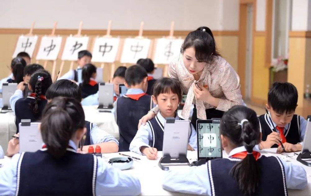 中国教师工资水平全球倒数第三_工资教师中国有多少人_中国教师工资