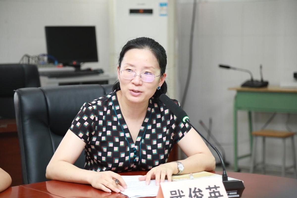 教师学年工作总结怎么写_教师工作学年总结范文_教师工作学年总结