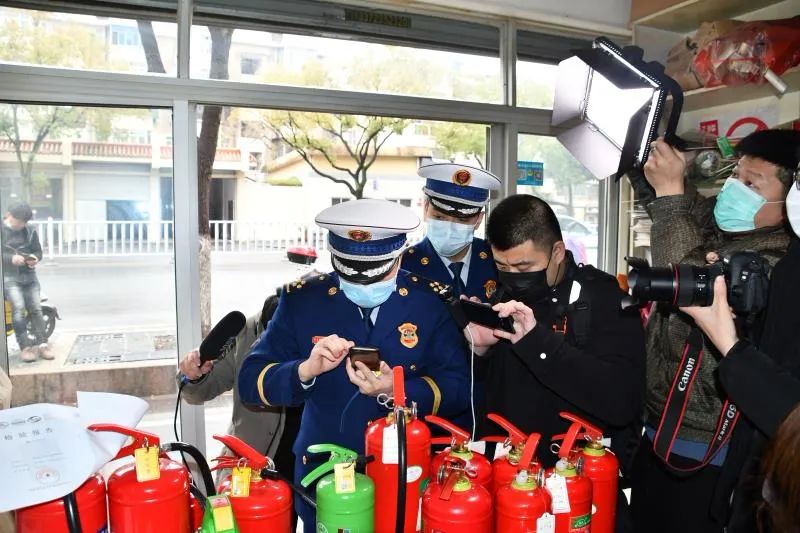 消防应急灯具标准_消防应急灯市场容量_应急灯消防要求标准