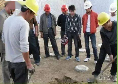 钢架消防楼梯设计图_楼梯消防钢架图设计规范_楼梯消防钢架图设计图