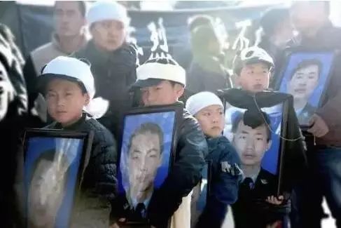 天津大爆炸消防员哭泣的视频_天津爆炸视频消防兵_天津大爆炸消防战士