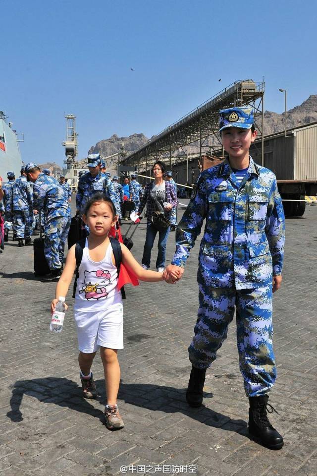 天津爆炸视频消防兵_天津大爆炸消防员哭泣的视频_天津大爆炸消防战士