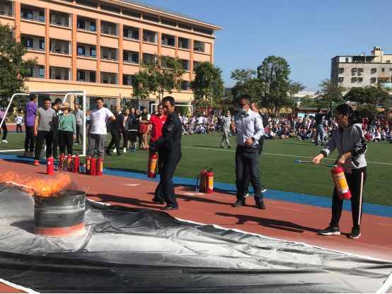演练消防报道学校发言稿_学校消防演练报道_学校消防演练的报道