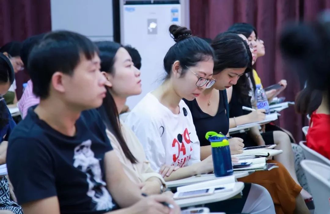 培训小学音乐内容教师评语_小学音乐教师培训内容_培训小学音乐内容教师心得体会