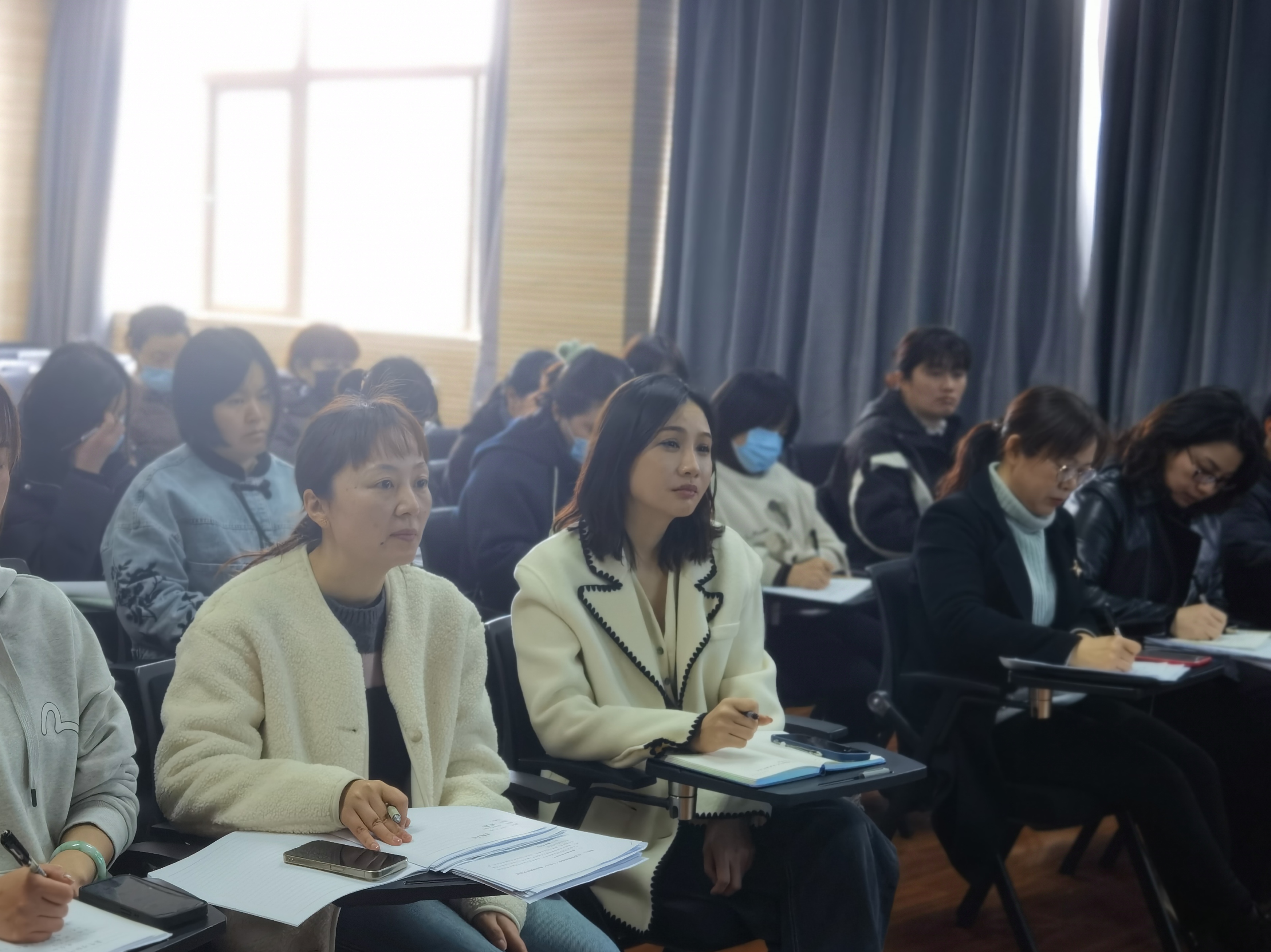 南航幼儿园邀请专家开展课题研究专项培训，提升教师科研能力