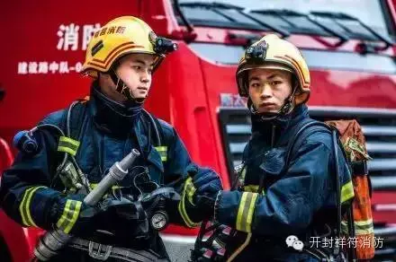 消防战斗靴图片_消防靴子简笔画_消防战斗靴的图片